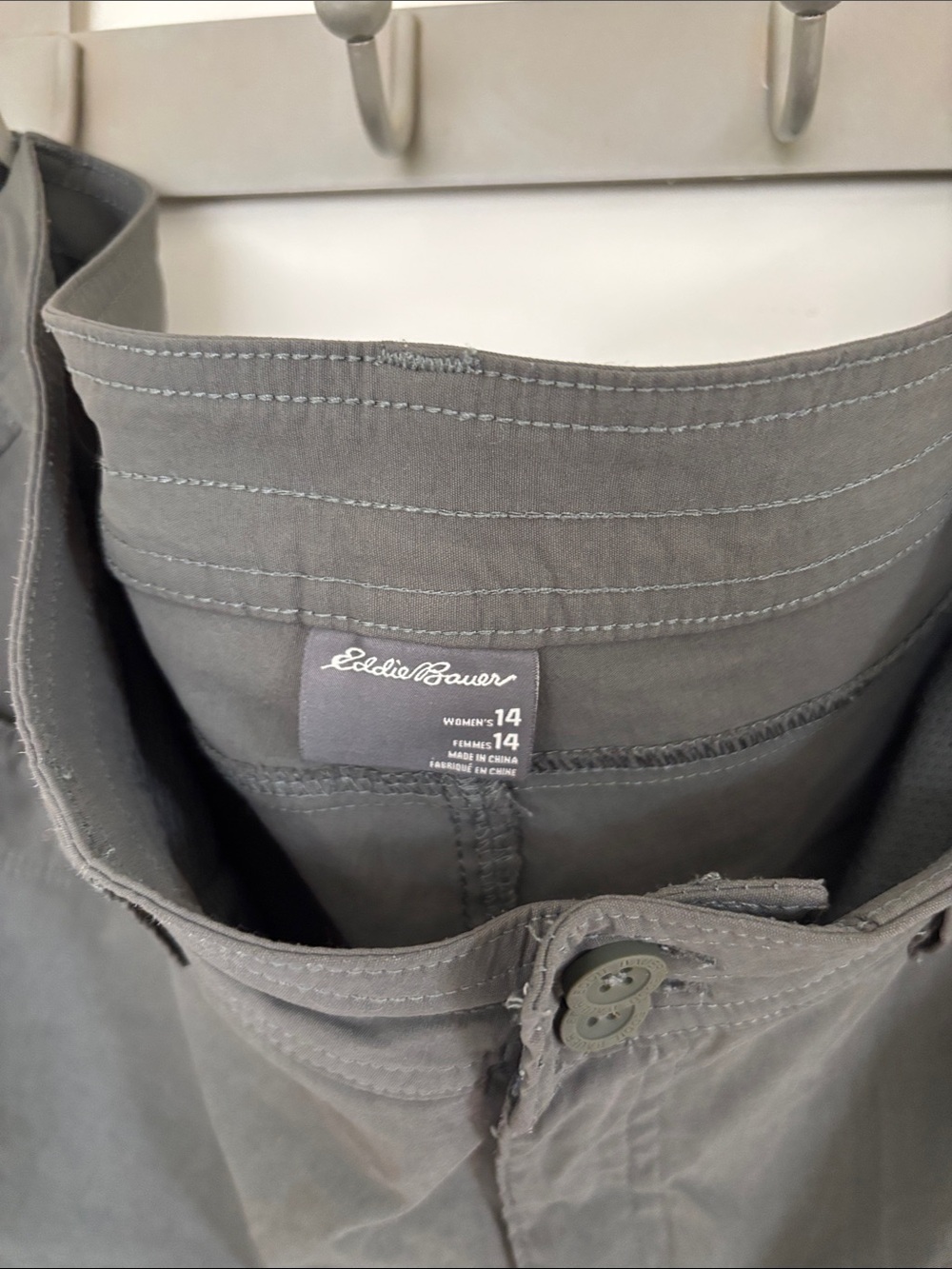 Eddie Bauer Women's Shorts in Khaki - Picture 2 of 3
